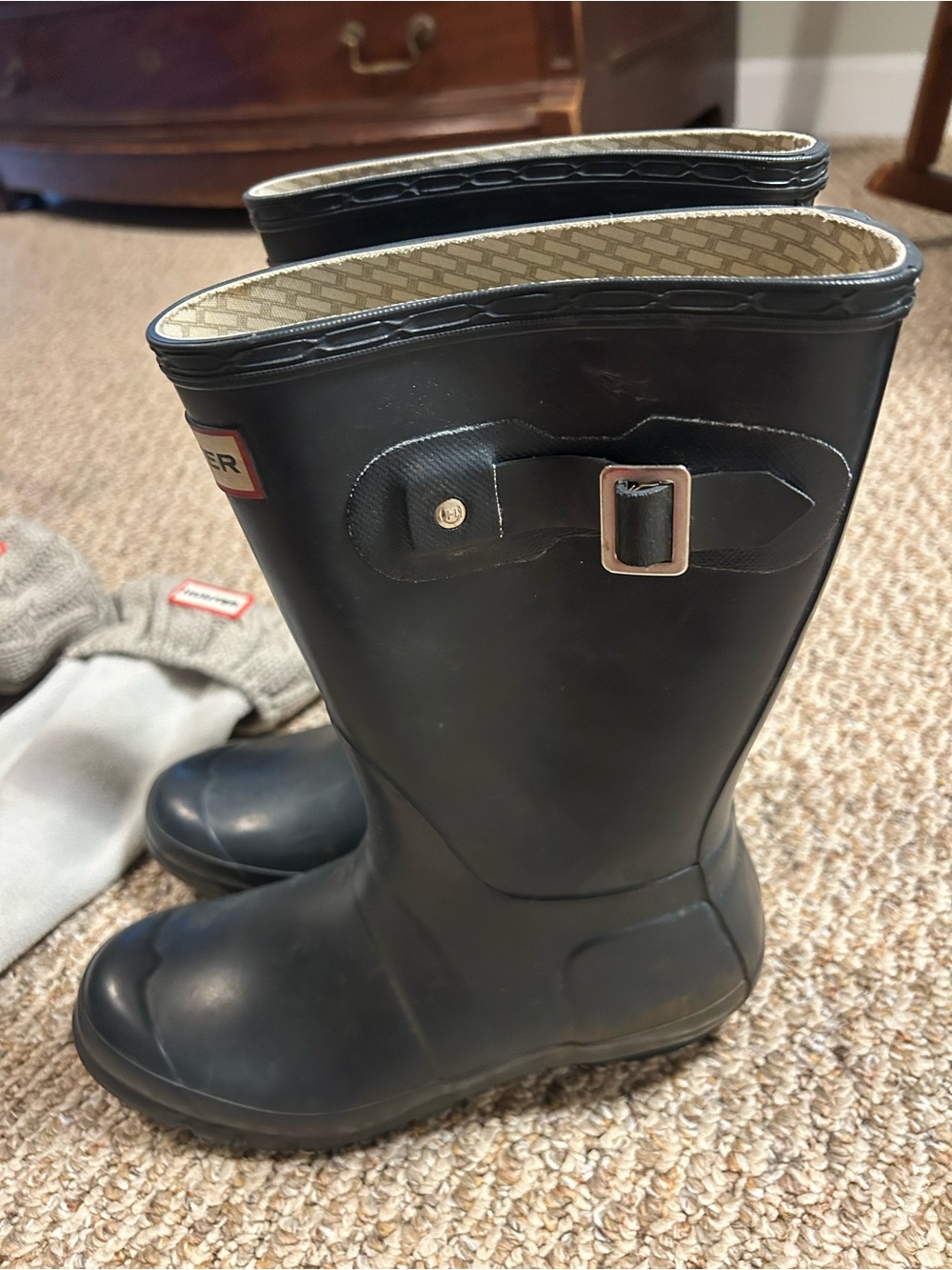 Hunter Black Rain Boots with Light Gray Fleece Boot Liners - Picture 4 of 7